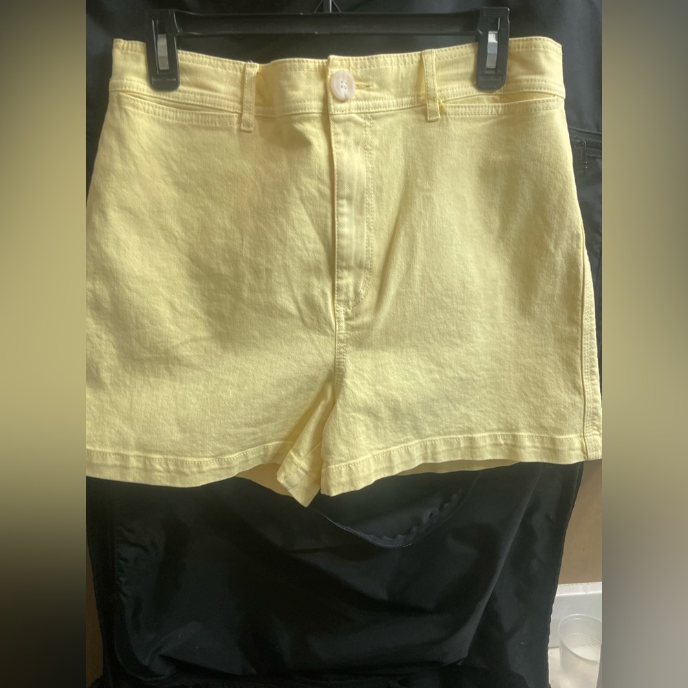 Loft soft yellow shorts